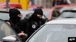 Француз полициясы. Иллюстрациялык сүрөт