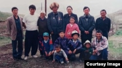 100 жашында каза болгон согуш ардагери Кожоке Мамбеталиевдин сүрөттөрү