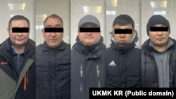 Кармалган беш салык кызматкери. УКМК тараткан сүрөт.