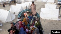 مهاجرین افغان که از پاکستان اخراج شده اند 