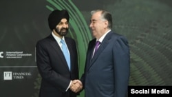 Эмомалӣ Раҳмон ва Аҷай Банга