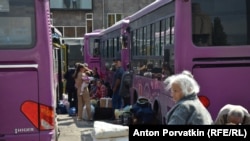 Armenia - Refugees from Nagorno-Karabakh arrive in Goris, September 29, 2023.