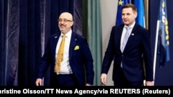 Міністри оборони України Олексій Резніков і Естонії Ханно Певкур, зустріч у Швеції, березень 2023 року