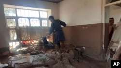 خانواده‌هایی که تحت تاثیر سیلاب‌های ویرانگر قرار گرفته‌اند، با مشکلاتی مواجه هستند و به دنبال کمک فوری می‌باشند.