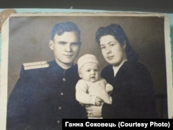 Павло і Ганна з первістком