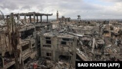 بخشی از شهر خان یونس که در اثر حملات اسرائیل به ویرانه مبدل شده است