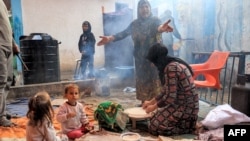 Газанын түштүк тарабына качкан палестиналыктар. Рафах, 14-ноябрь, 2023-жыл