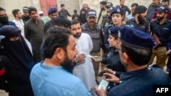 تعدادی از افغانها گفتند که در روز عید پولیس به آزار و اذیت افغانها نپرداخته است