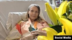 Җырчы Австралиядә яши, аның Зифа исемле кызы бар