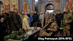 Похороны бойца 78-го полка ДШВ ВСУ Сергея Павличенко, погибшего 24 ноября на запорожском направлении. 29 ноября 2023 года