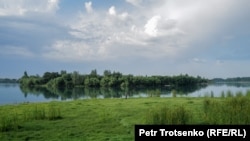 Сырдарыя. Тажикстандын Кожент шаарына жакын жердеги агымы. 17-июнь, 2024-жыл