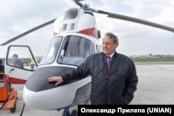 В'ячеслав Богуслаєв біля українського вертольота МСБ-2