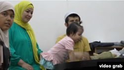 Ҷамолиддин Қосимов бо зану фарзандонаш