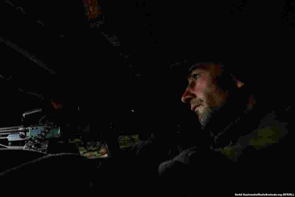 Часто саме ці ділянки є найбільш небезпечними і перебувають під вогнем артилерії. Позиції військових піддаються щоденному тиску з боку великої кількості піхоти російської армії