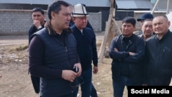 Садыр Жапаров в жилмассиве Ак-Ордо. 