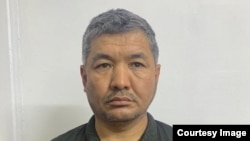 Кубанычбек Асанов. Атайын кызмат тараткан сүрөт.