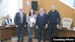 Павел Конторбаевге Орусиянын паспортун тапшыруу. Бердск шаары, 21-ноябрь 2023-жыл