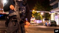 Брюсселдин борборундагы атышуу болгон жерди полиция курчоого алды. 16-октябрь, 2023-жыл. Белгия. 
