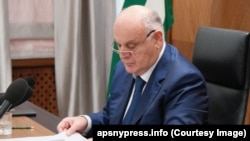 Аслан Бжания