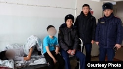 Балыкчыда сууга түшүп кеткен эки өспүрүм жана алардын куткаруучулары. 