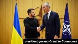 Президент України Володимир Зеленський і генсекретар НАТО Єнс Столтенберґ (прворуч). Брюссель, Бельгія, 11 жовтня 2023 року