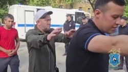 "Согушка баргым келбейт". Кыргыз паспортуна кызыккандар 