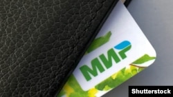 Після вторгнення в Україну Росія виявилася фактично відрізаною від світової фінансової системи, втратила технології Заходу та преференції через жорсткі обмеження