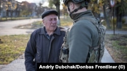 Дідусь Феофан розповідав військовим, як жив в окупації 9 місяців