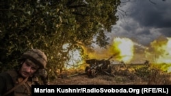 Ուկրաինայի բանակի MT-12 տեսակի թնդանոթը, Սոլեդար, 4 օգոստոսի, 2022թ. 