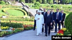 Шавкат Мирзиёев репрессиялардын курмандыктарын эскерүү иш-чарасында. 31-август, 2022-жыл.