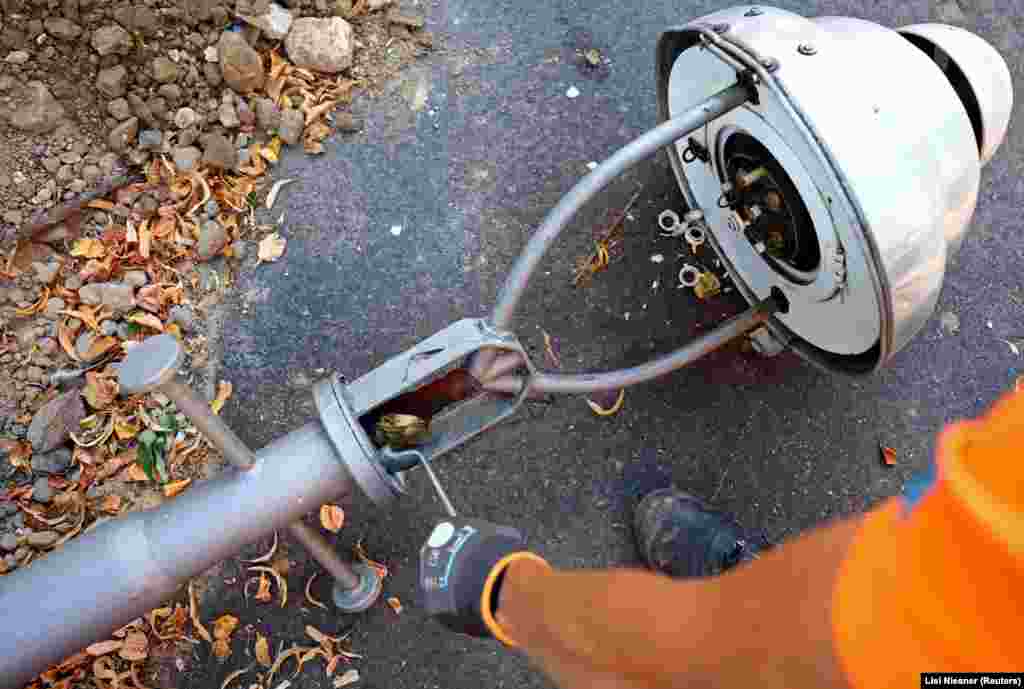 Демонтированный уличный фонарь в Берлине, 10 августа. Кремль, похоже, использует&nbsp; газовые рычаги, чтобы оказать давление на Германию из-за поддержки ею Украины. Транспортировка газа по трубопроводу &laquo;Северный поток &mdash;&nbsp;1&raquo; в июле была сокращена до менее чем 20 процентов от пропускной способности. Российский &laquo;Газпром&raquo; сослался на &laquo;ремонт оборудования&raquo;&nbsp;