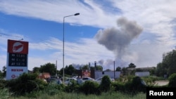 Вид на поселок Новофедоровка в аннексированном Крыму, где на территории военного аэродрома произошли взрывы, август 2022 года 