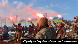 «Ми збираємо інформацію про загиблих від представників усіх фанатських рухів України, створюємо базу, збираємо контакти сімей, верифікуємо дані та відправляємо фінансову допомогу», – пояснюють організатори фонду