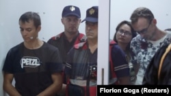 Михаил Зорин (солдо), Светлана Тимофеева (солдон төртүнчү) жана украиналык Федор Алпатов (оңдо).