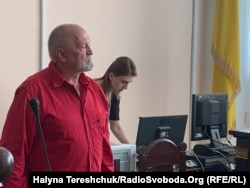Художник Олесь Дзиндра у залі суду