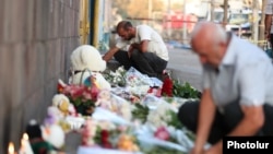 Հարգանքի տուրք «Սուրմալու»-ի պայթյունի զոհերի հիշատակին, Երևան, 17-18-ը օգոստոսի, 2022թ.