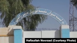 یک مکتب دخترانه در ولایت فراه که پس از بازگشت طالبان به قدرت به روی دانش آموزان دختر بالاتر از صنف ششم بسته شده است