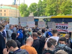 Працівники готельно-туристичного бізнесу вимагають дозволити їм працювати