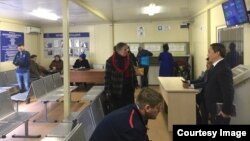 Консулдуктагы жарандар үчүн күтүү жайы.