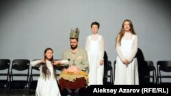 Постановка «Три девицы под окном, маг-король и принц с конем». Алматы, 5 сентября 2019 года.