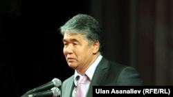 Султан Раев.