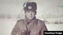 Авазбек Жапаровдун аскердеги сүрөтү