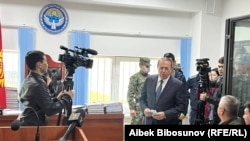 Луис Айяла Кыргызстандагы Октябрь окуялары боюнча сот отурумунда. 25-апрель, 2022-жыл.