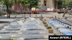 سلاح و مهمات که از سوی طالبان در ولایت کنر کشف و ضبط شد. عکس از آرشیف عکس جنبه تزئینی دارد