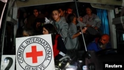 Պաղեստինցի ազատված բանտարկյալները ավտոբուս են նստում, 20-ը հունվարի, 2025թ․