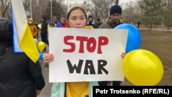 Митинг против войны в Украине. Алматы, 6 марта 2022 года.
