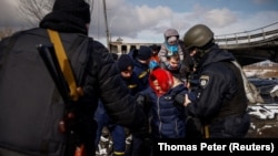 Евакуація людей з Ірпеня, 8 березня 2022 року