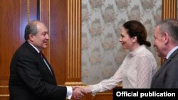 ԵԽԽՎ մոնիտորինգային հանձնաժողովի Հայաստանի հարցերով համազեկուցողներ Յուլյա Լյովոչկինայայի և Անդրեյ Շիրցելի հանդիպումը Հայաստանի նախագահ Արմեն Սարգսյանի հետ, 14 մարտի, 2019թ.