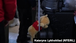 МОМ також звертає увагу на зростання випадків роз’єднання сімей, появу дітей, які переміщуються без супроводу 