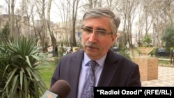 Раҳмоналӣ Шералиев